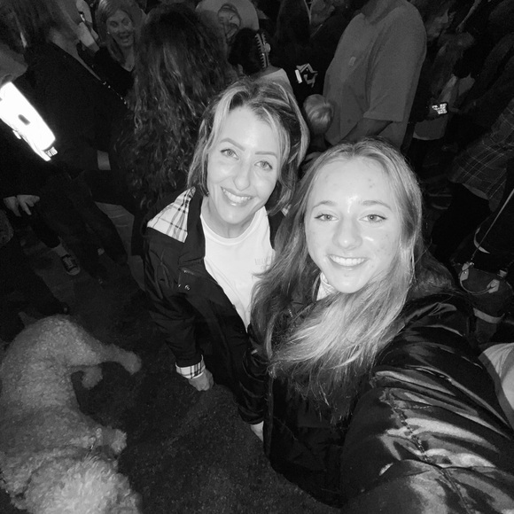 Meet your Posher, Jennifer - Picture 6 of 8